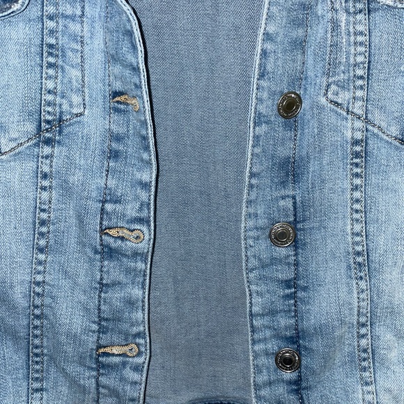 High Quality Denim Jacket - Picture 5 of 6